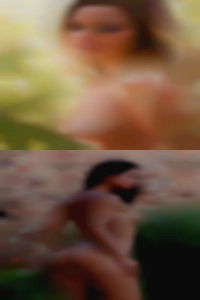 Is waiting naked hot girls behind a wall?